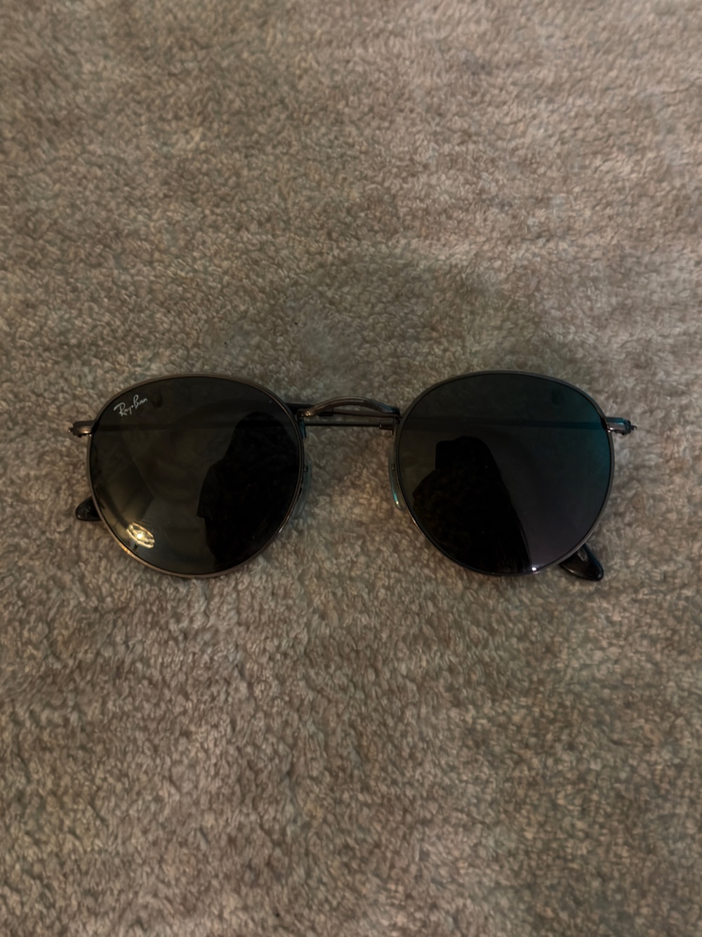 Ray-Ban Round Metal Sunglasses in Black Frame with Dark Lenses
